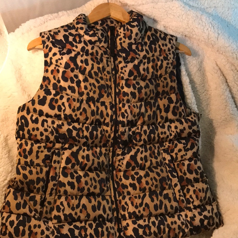 GAP leopard print vest. Large Petite. Like new